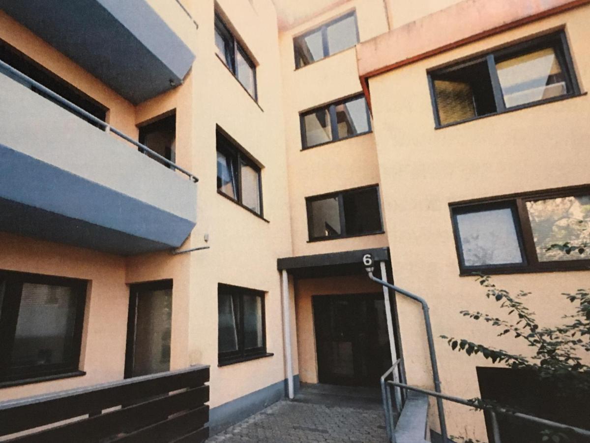 Zwei Zimmer Appartment Mit Balkon Und Stellplatz Voll Moebliert ترير المظهر الخارجي الصورة