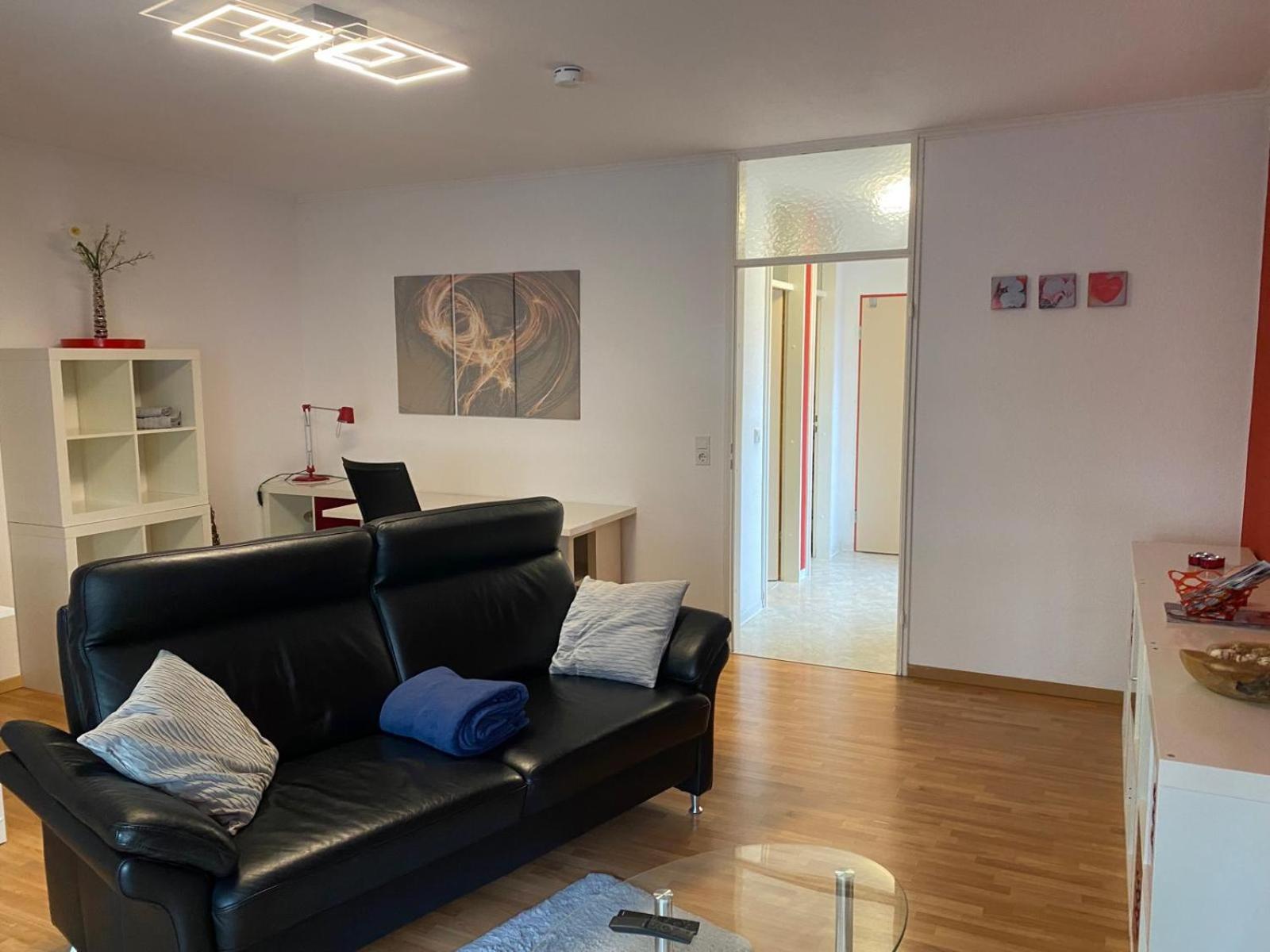 Zwei Zimmer Appartment Mit Balkon Und Stellplatz Voll Moebliert ترير المظهر الخارجي الصورة